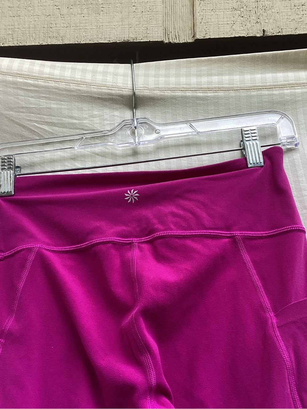 Athleta Magenta/Pink athletic Leggings, size small - Picture 6 of 7